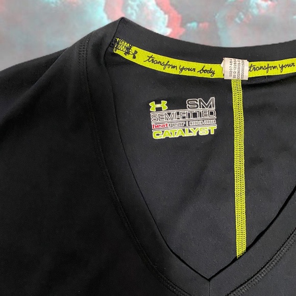 UNDERARMOUR | CATALYST HEAT GEAR DRIFIT SHIRT - Picture 5 of 6
